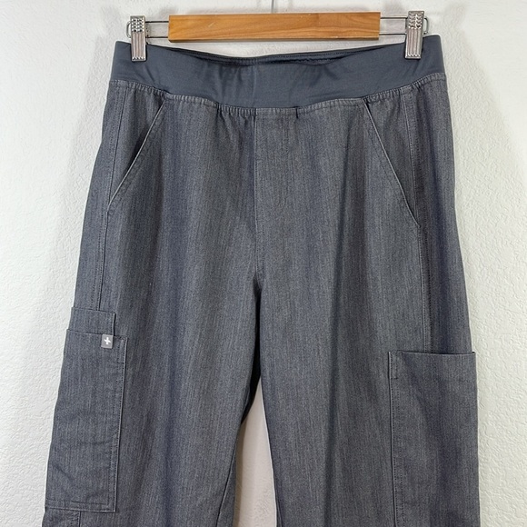 FIGS Axim Cargo Pant Graphite Grey size Small Medical Scrubs - Picture 3 of 9
